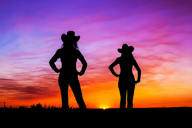sunset cowgirls