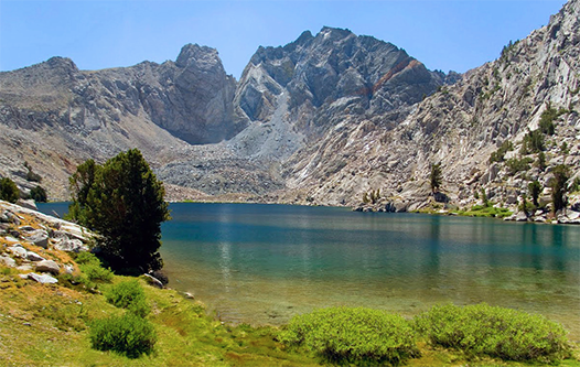 dragon peak and lake